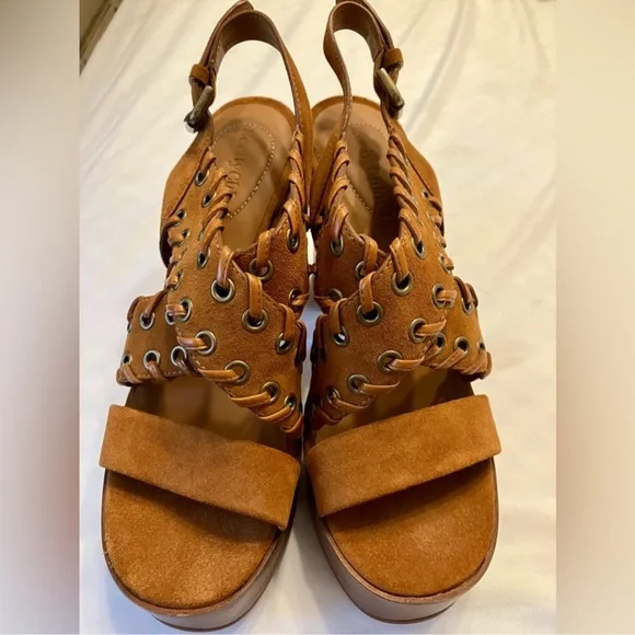 Chloe Tan Platform Heels - Picture 2 of 5